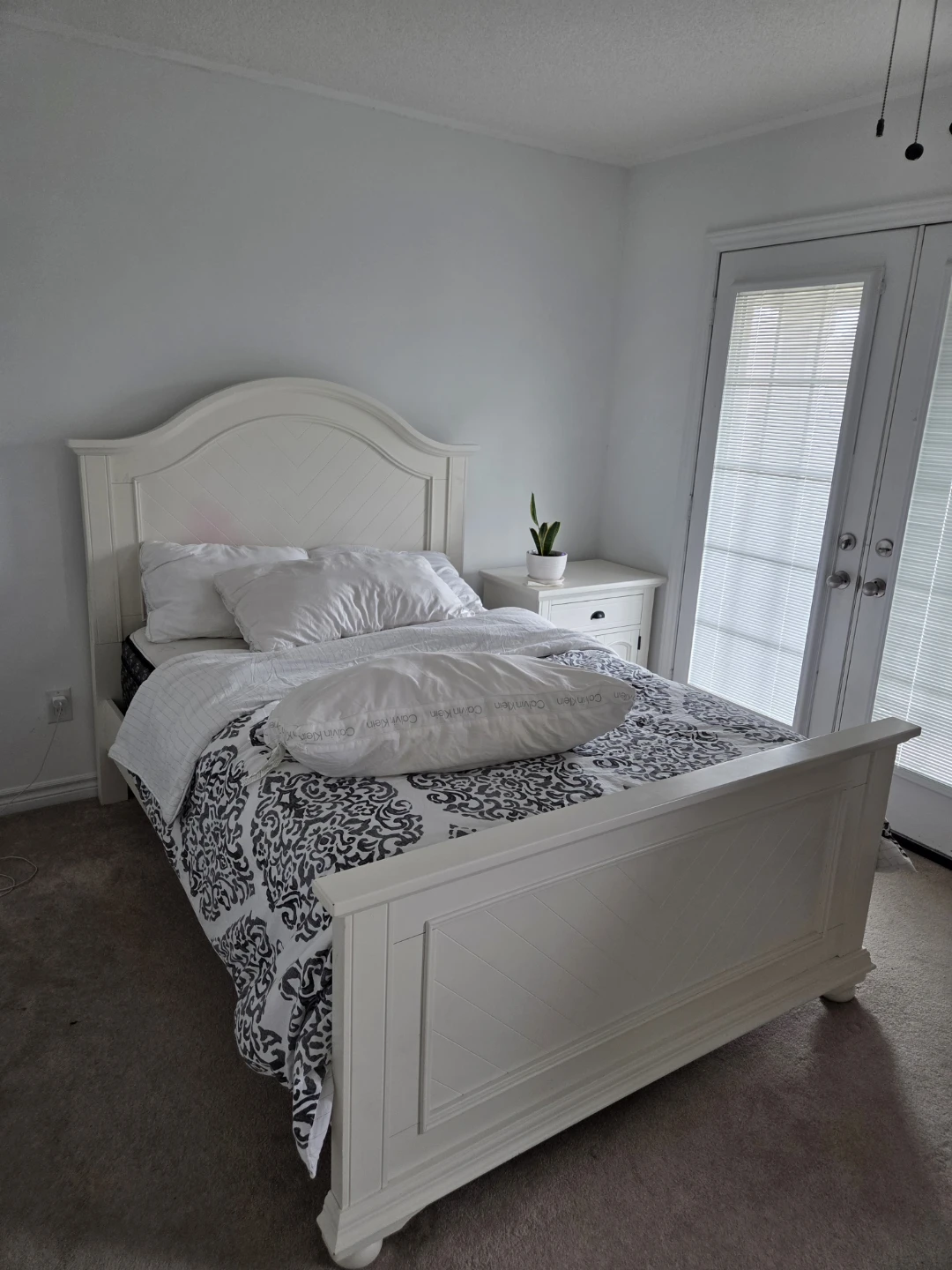 White Queen Bed Frame with Nightstand and Dresser Set - photo 2