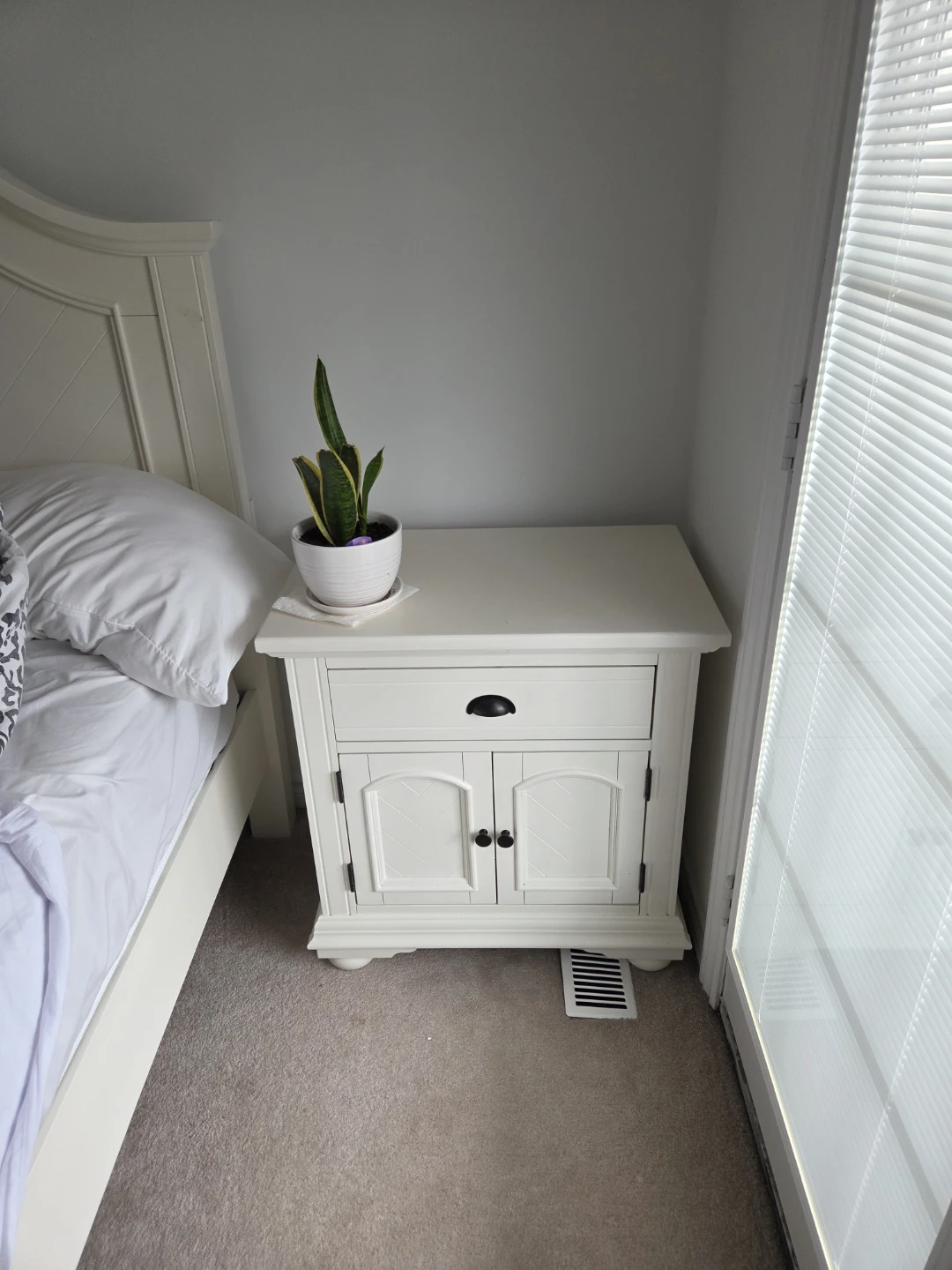 White Queen Bed Frame with Nightstand and Dresser Set - photo 3