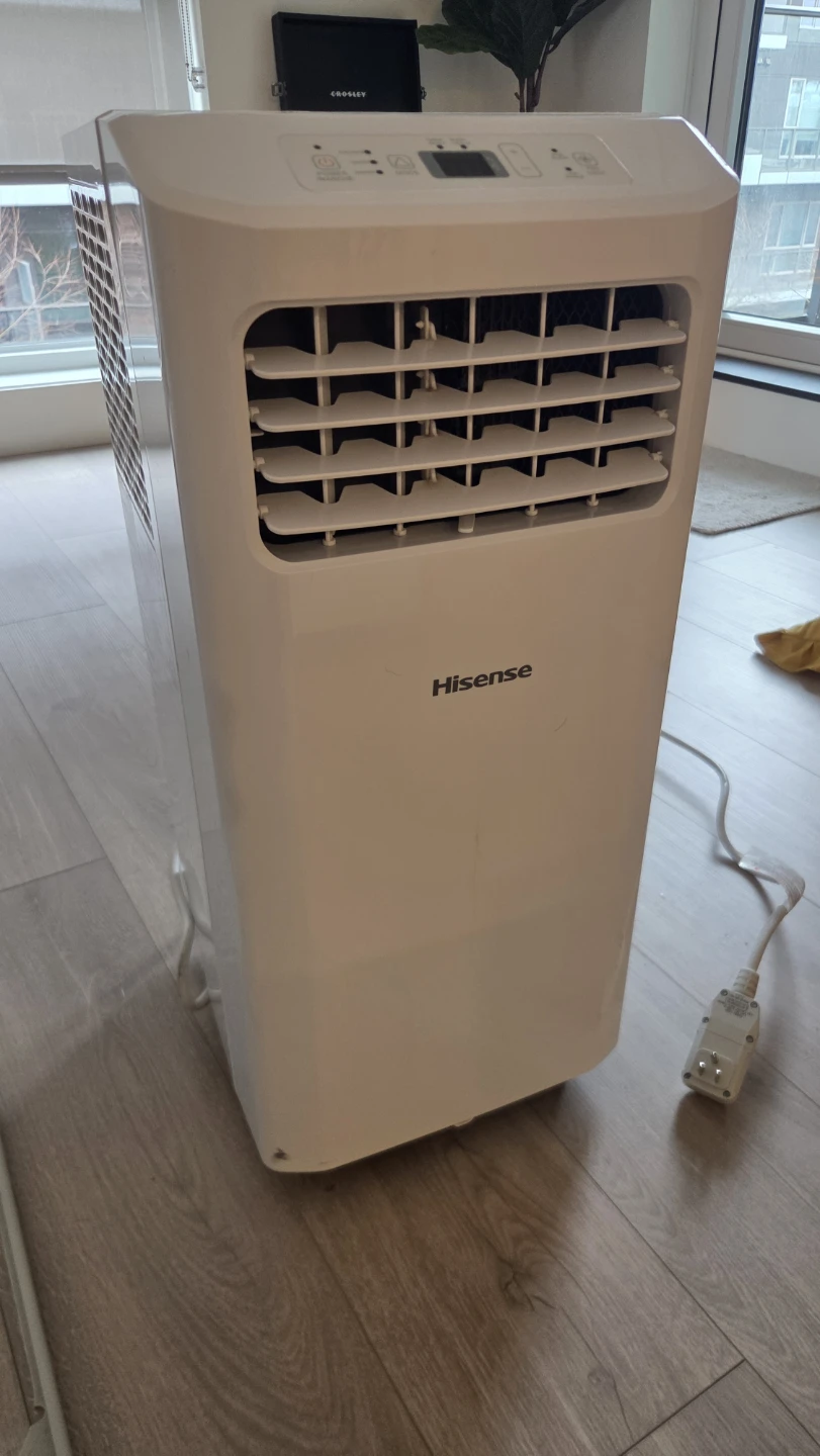 Hisense Portable Air Conditioner – 5500 BTU (200 sq ft) - photo 2