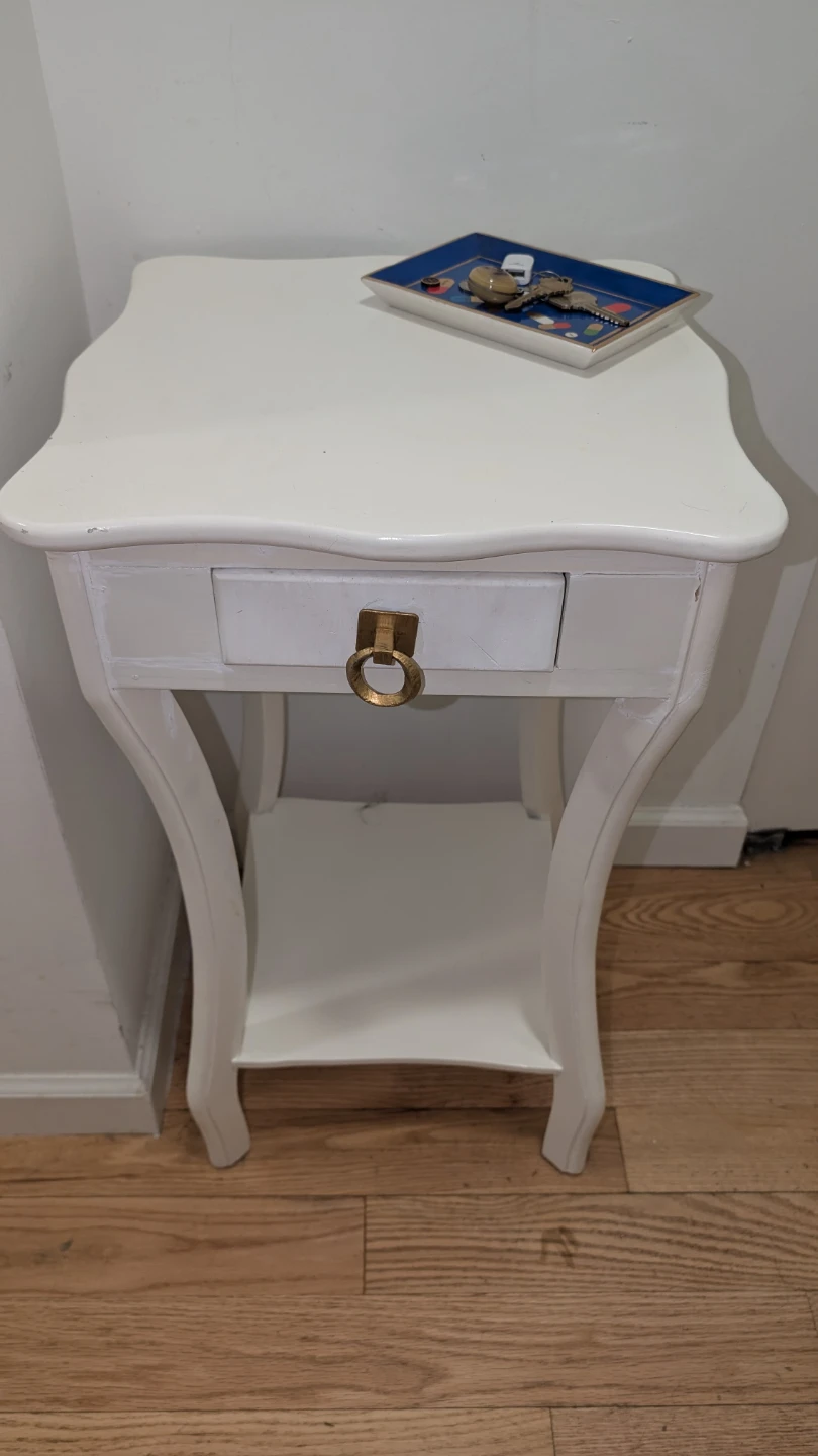 White side table - photo 2