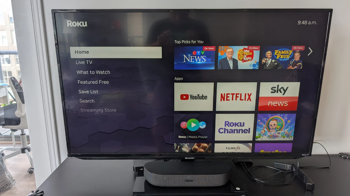 Roku Smart TV 43" + USX TV Mount + Govee TV backlight