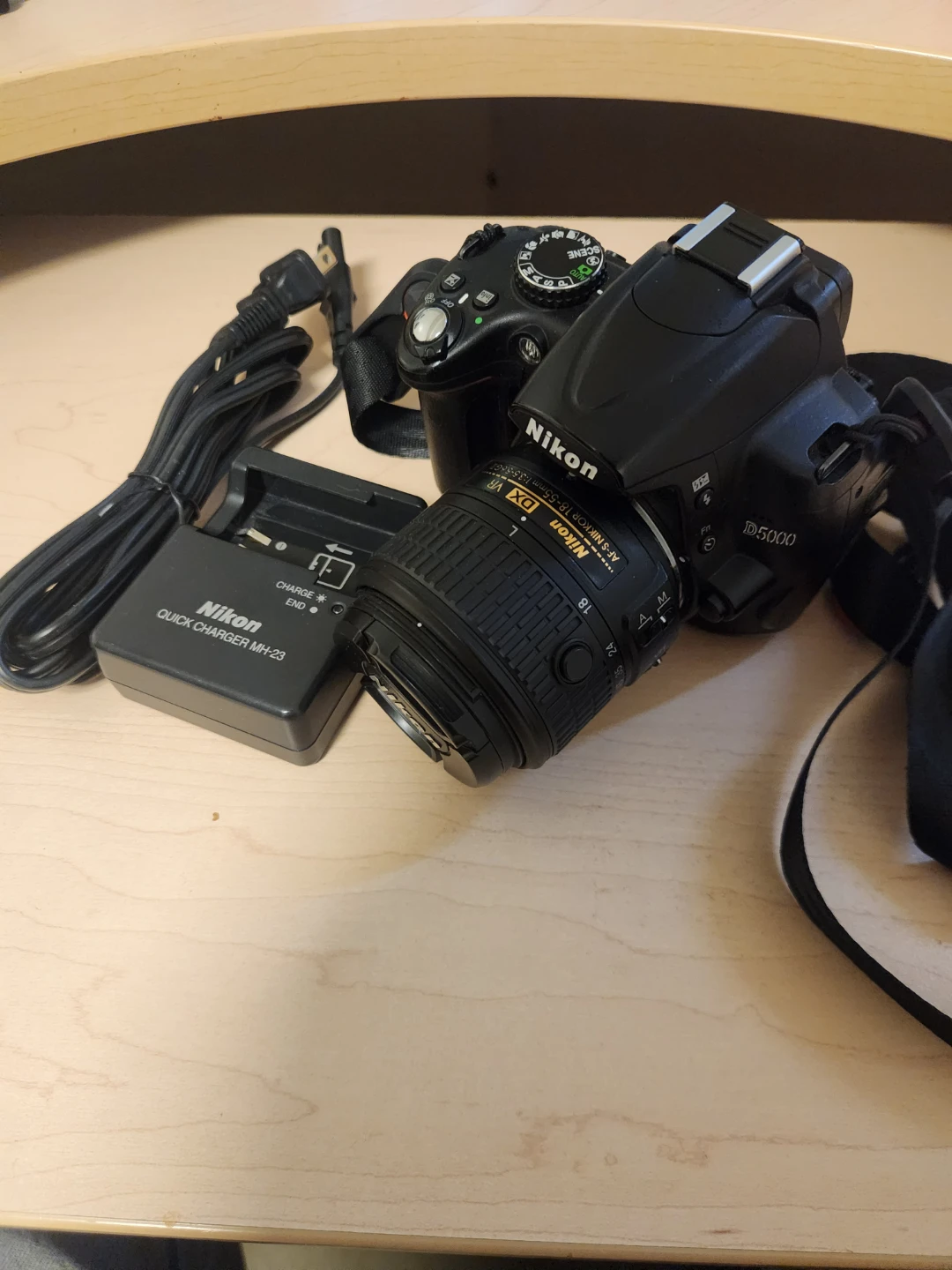 Nikon D5000 Digital SLR Camera with Lens and Charger - photo 3