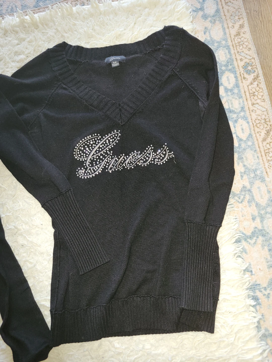 $20.00 FOR BOTH!! Black guess sweaters - photo 3