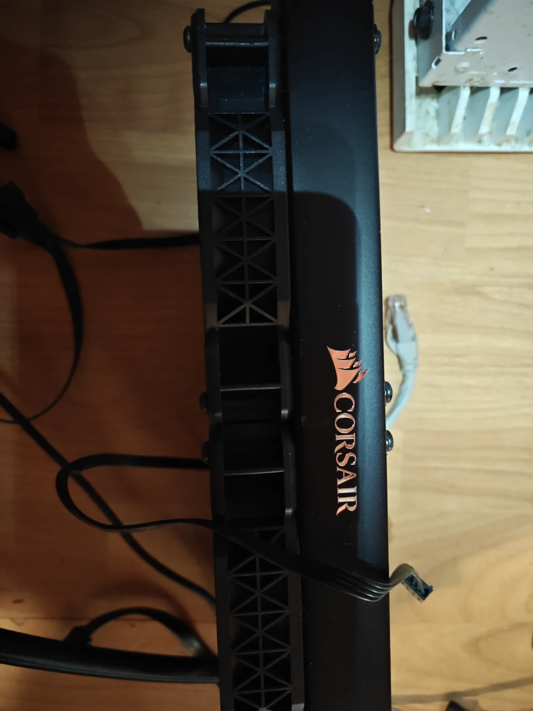 Corsair All-in-One Liquid CPU Cooler - photo 3