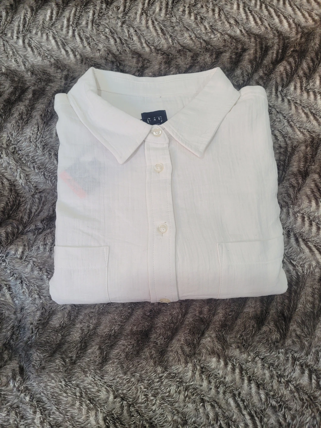 GAP White Button-Up Shirt