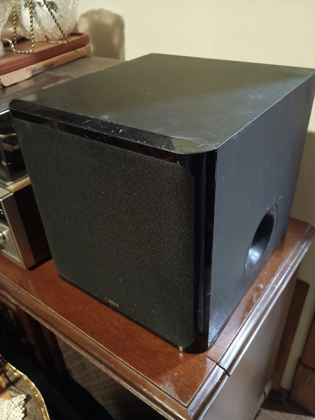 TAKING OFFERS Yamaha NS-SW041 Powered Subwoofer