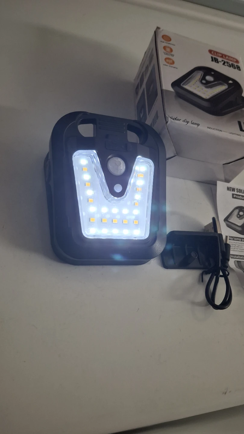 Solar Clip Lamp with Motion Sensor 🥕 - photo 3