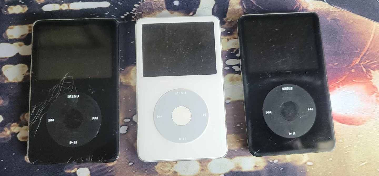 Apple iPod Classic 30GB For Parts