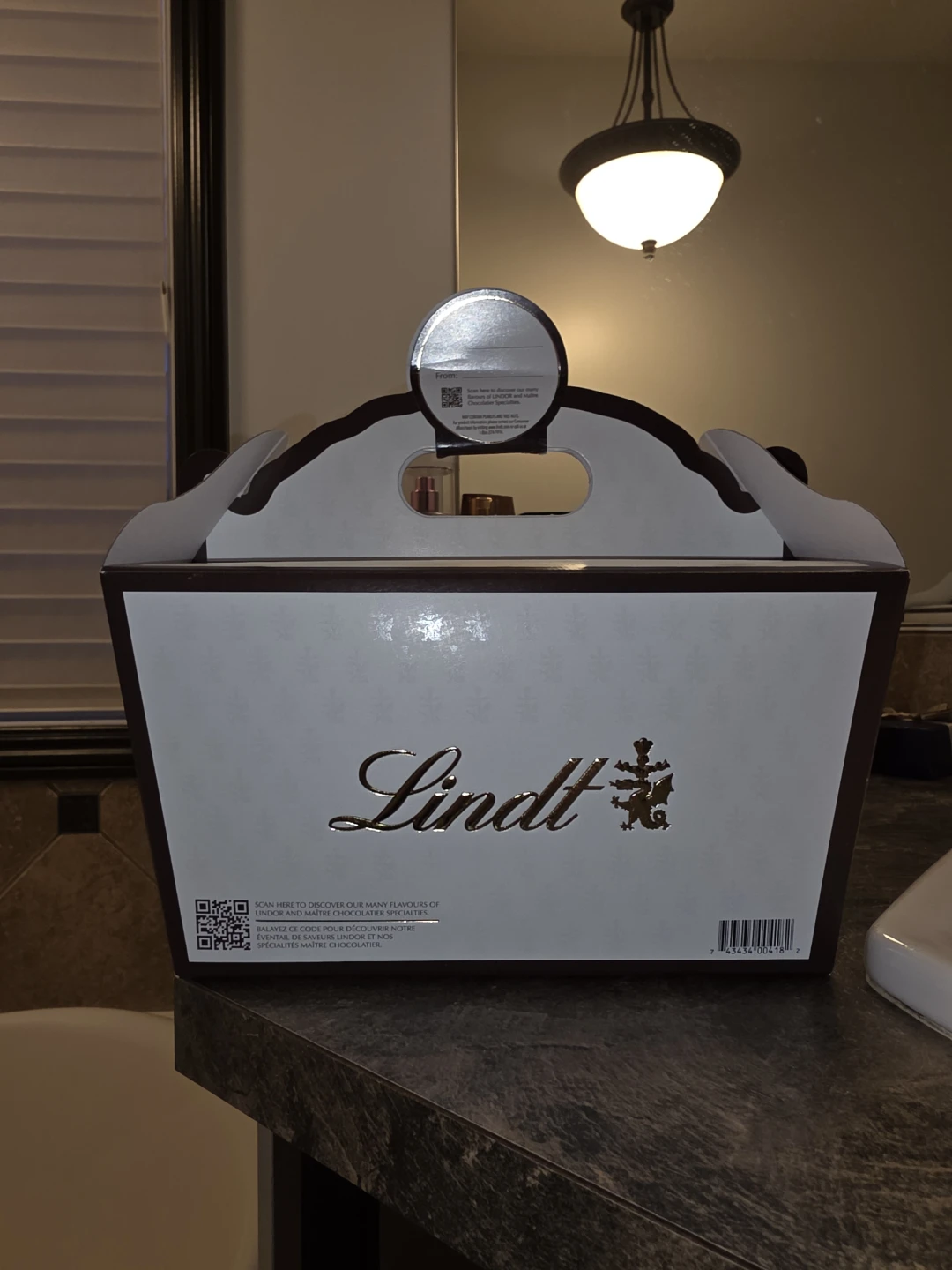 Lindt Lindor Gift Basket ~150 Pcs Assorted Chocolate Truffles - photo 4