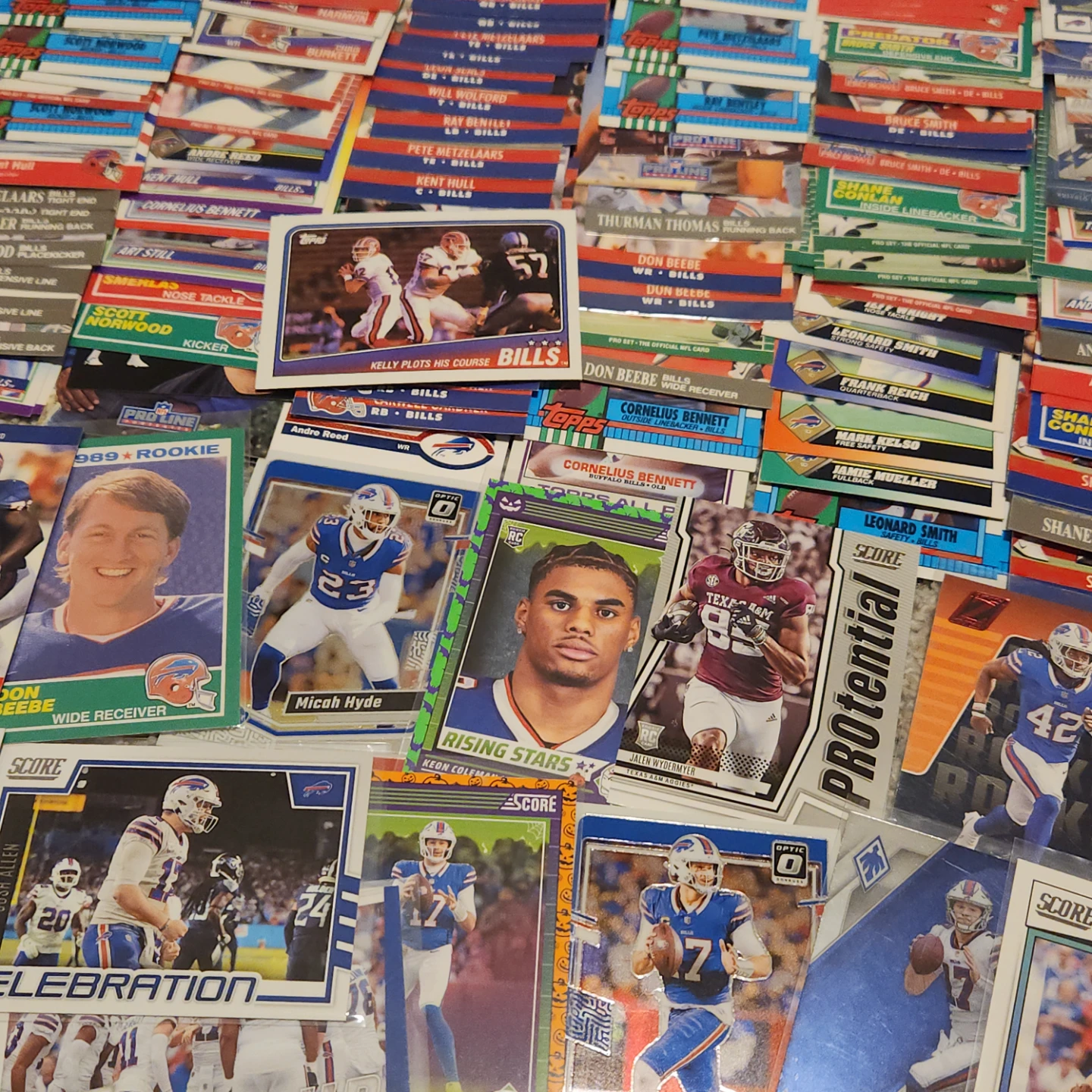 Buffalo Bills, 200 Football Cards Team lot - photo 4