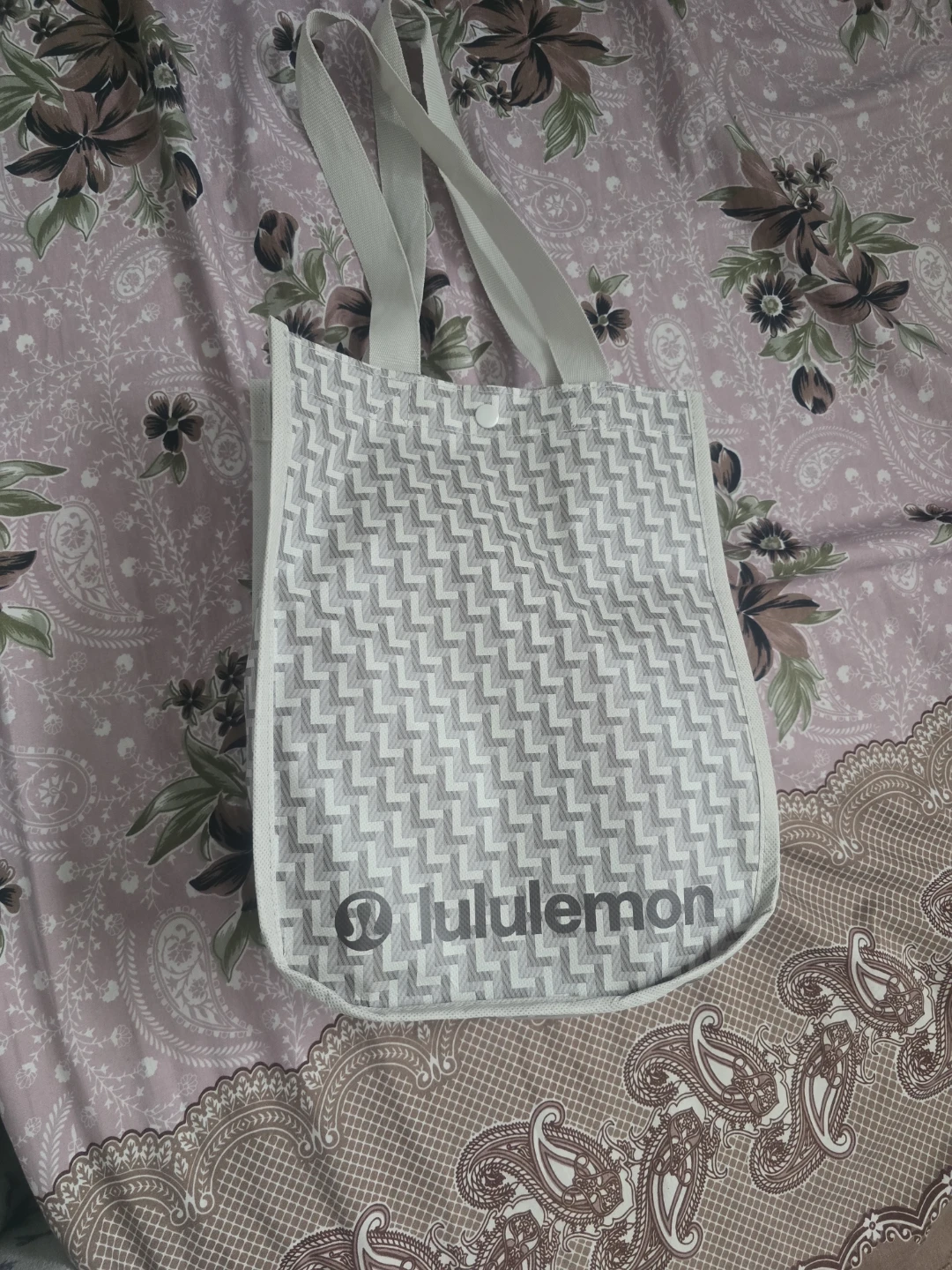 Lululemon Everywhere Belt Bag - Pink
