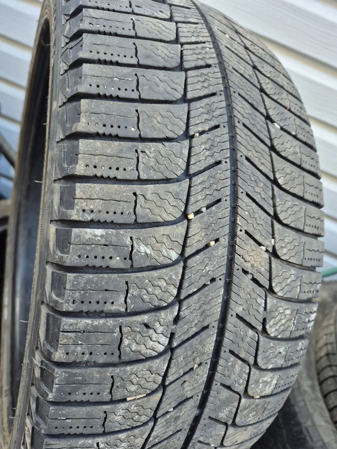 Michelin 4 Winter  Tires 225/65R18 - photo 2