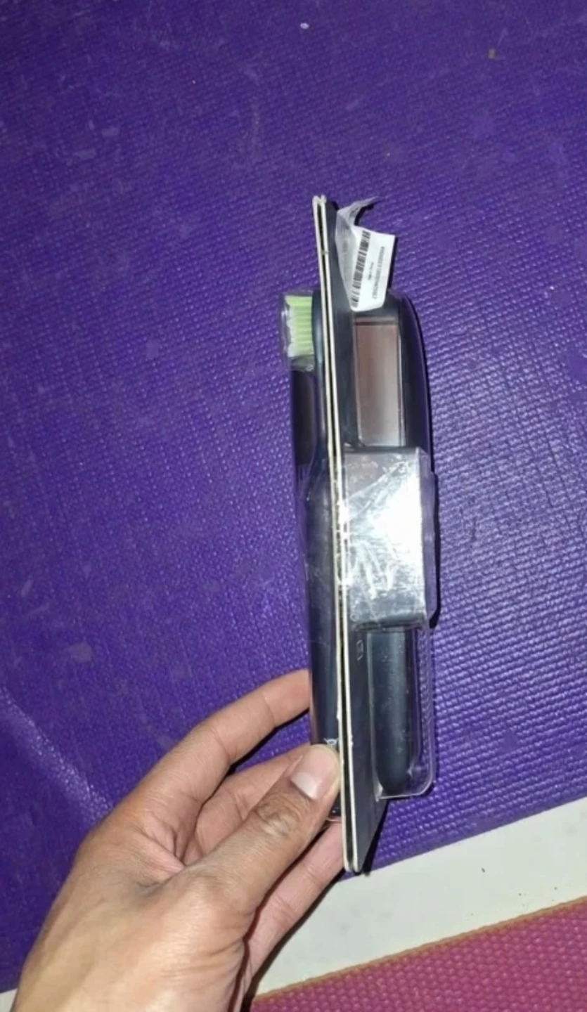 2 PACK Philips One Toothbrush + Travel Case - photo 2