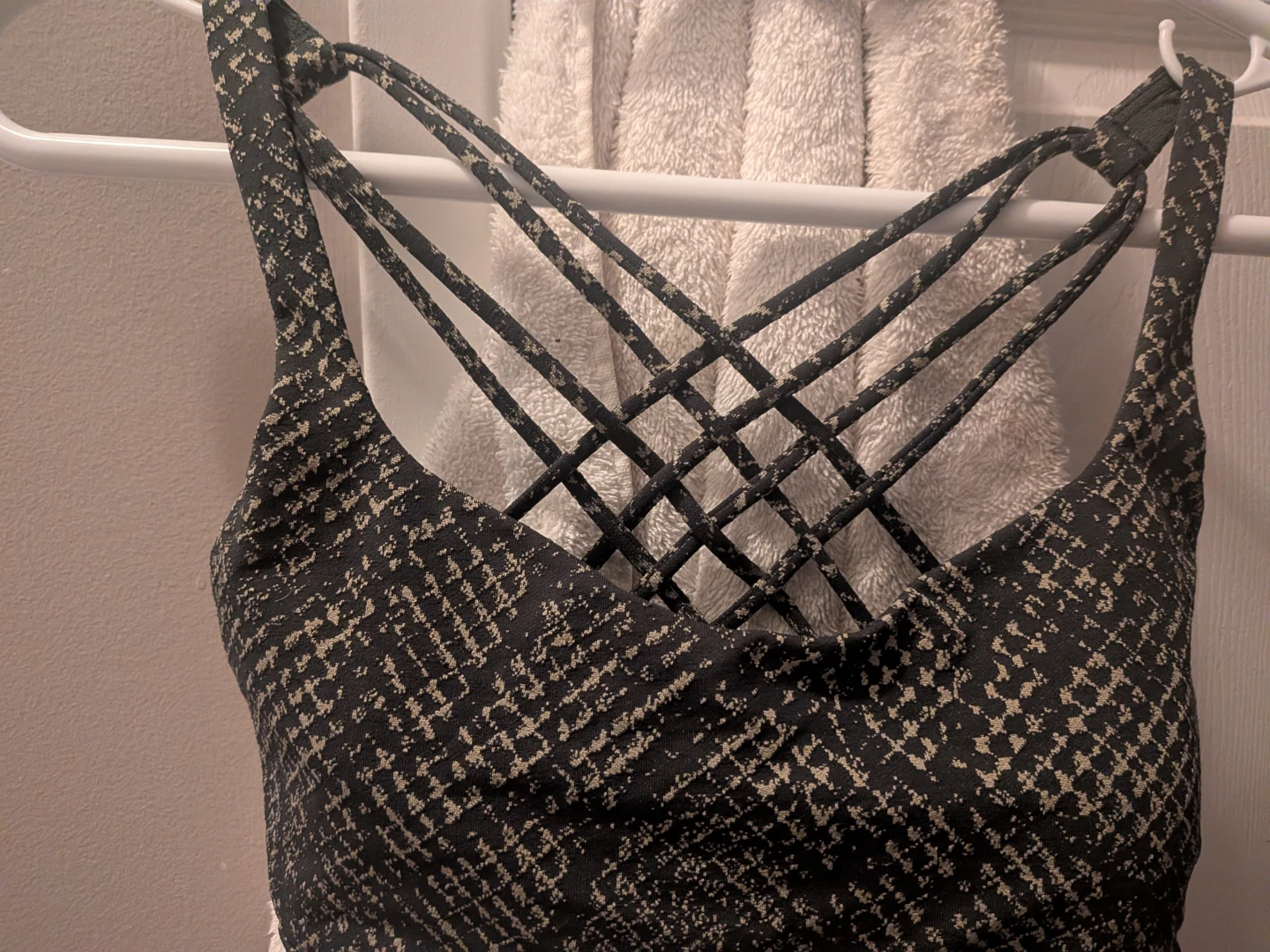Lululemon Bra Size 8 NWOT - photo 3