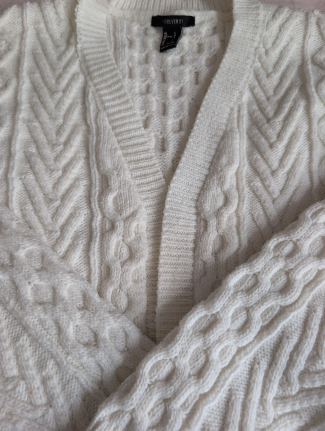 🧡 Forever 21 Cream Cable Knit Cardigan - Size L