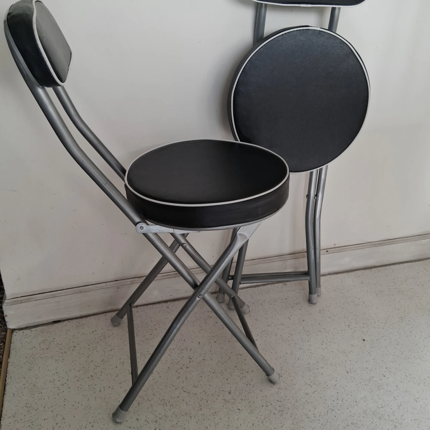 Foldable Chair - photo 2