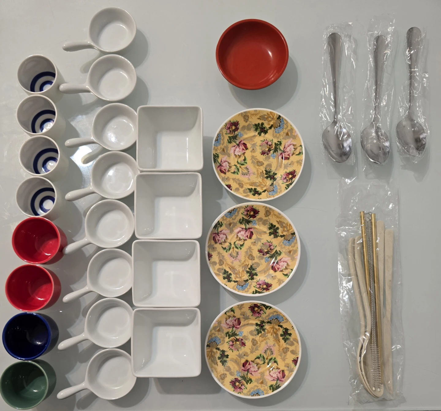 Cute Kitchenware Bundle (Sauce Bowls, Sake Cups, Utensils)