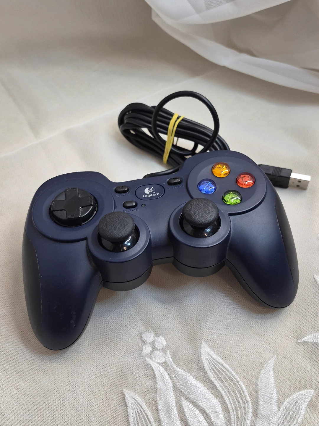 Logitech Gamepad F310 Wired USB Game Controller for PC/Mac - photo 2