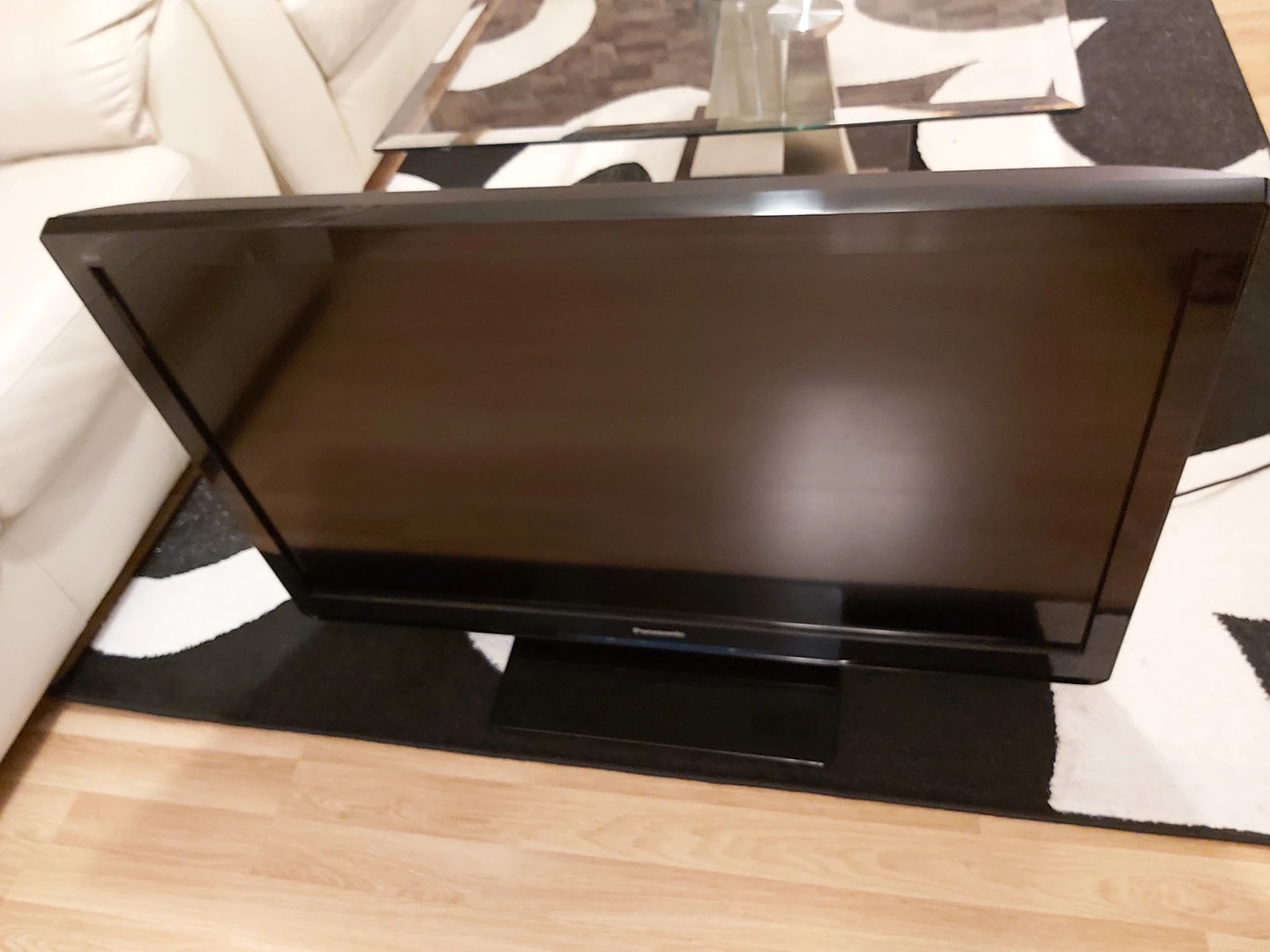 Panasonic TX-L37U3B 37" LCD TV - photo 5