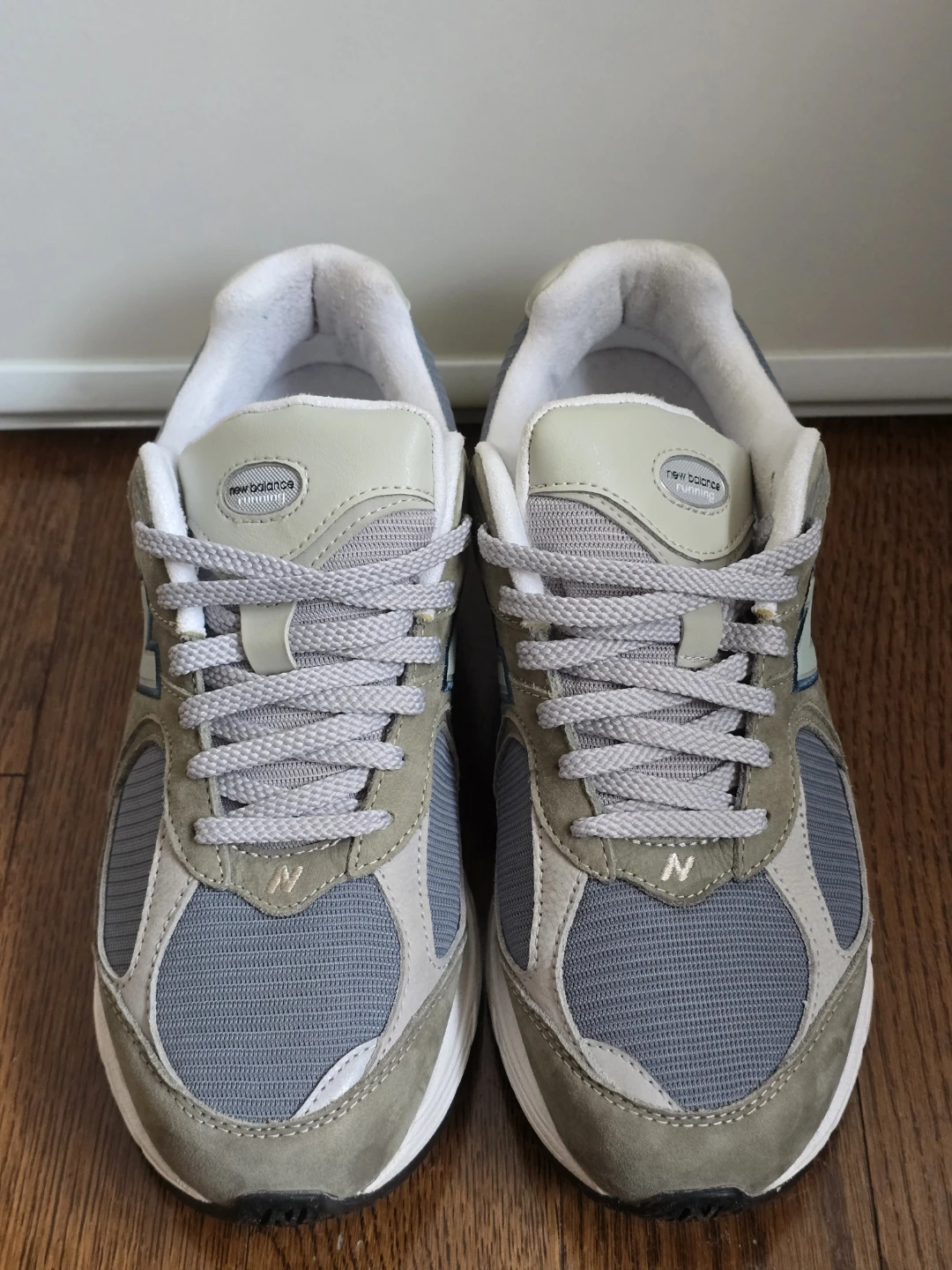 New Balance 2002R Sneakers - Men's US size 9 - photo 2