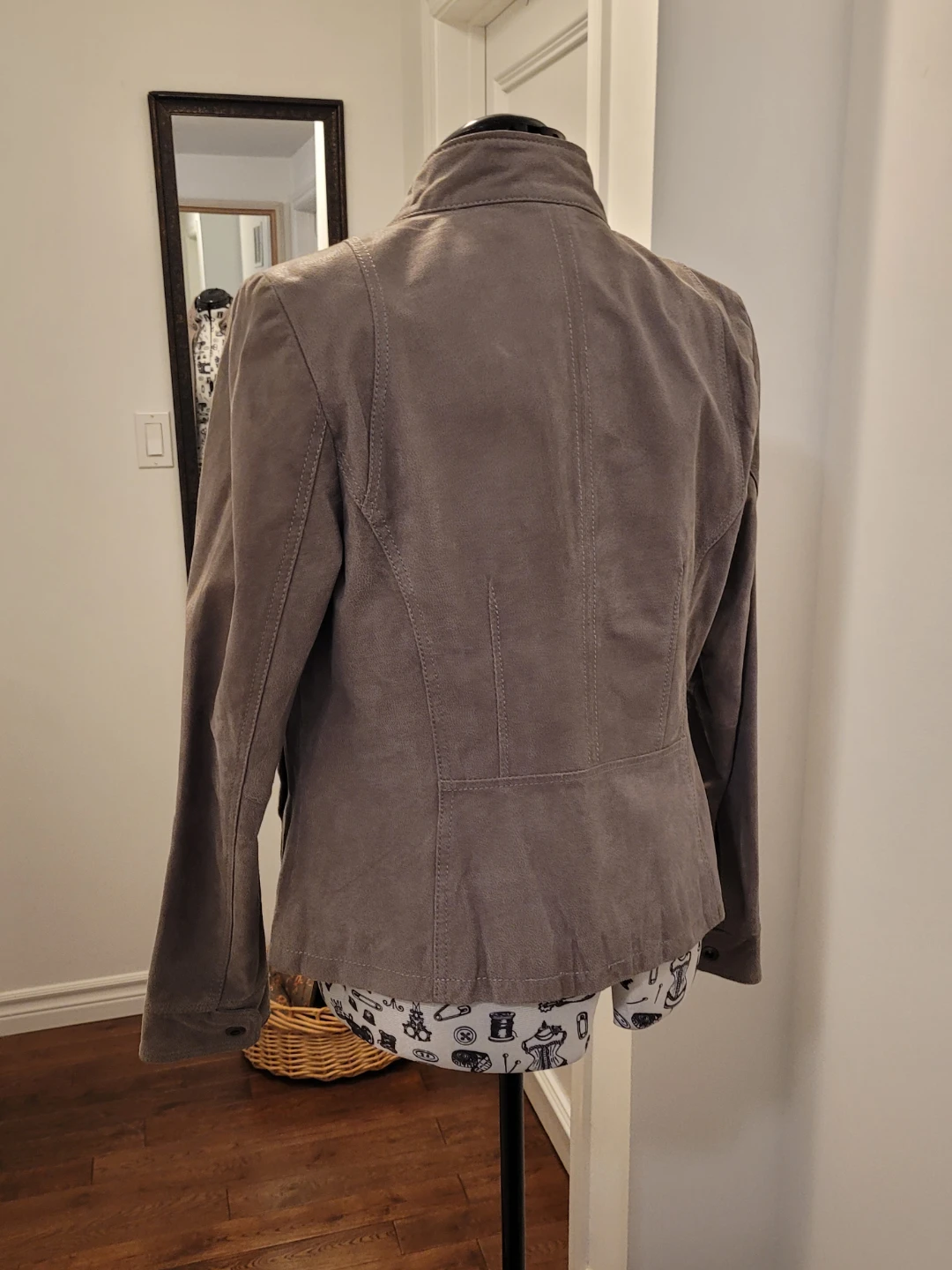 Danier Suede Moto Jacket - Large - photo 3