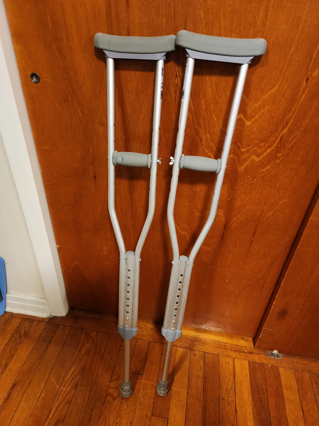 Drive Medical Aluminum Crutches