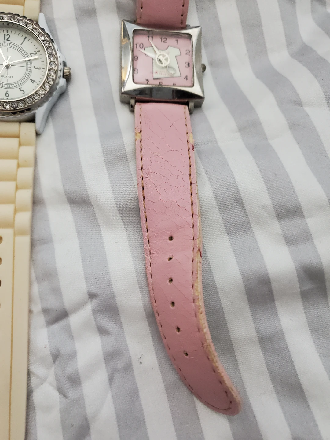 Vintage fashion watch lot for parts/repair (bundle of 3 watches) - photo 4