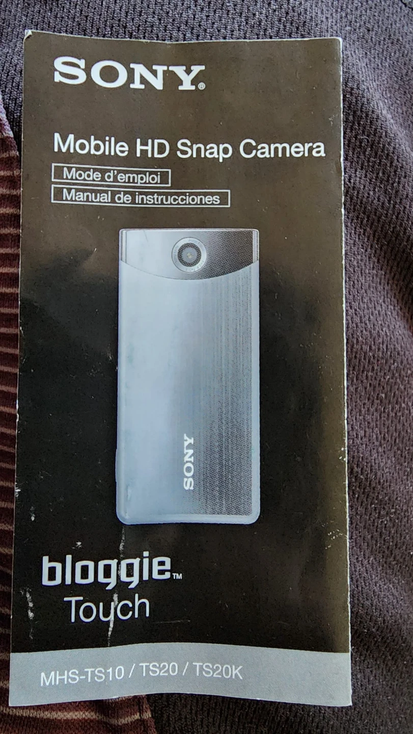 Sony Bloggie Touch Mobile HD Snap Camera MHS-TS20