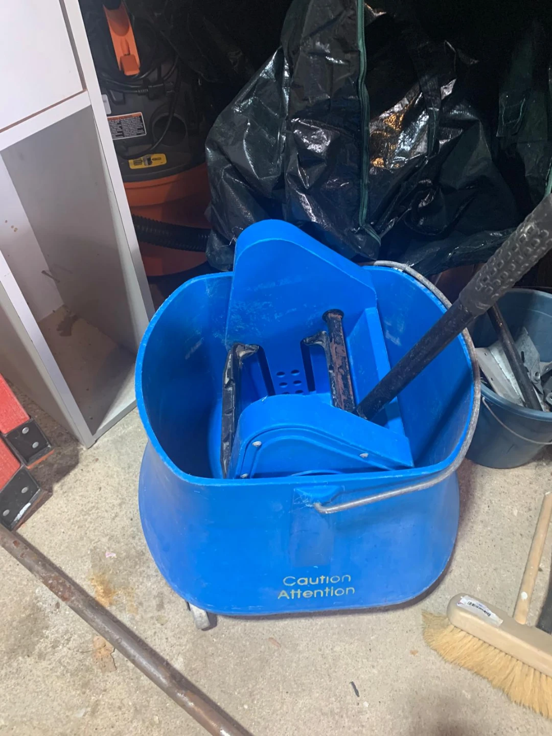 Blue Mop Bucket with Wringer - photo 3