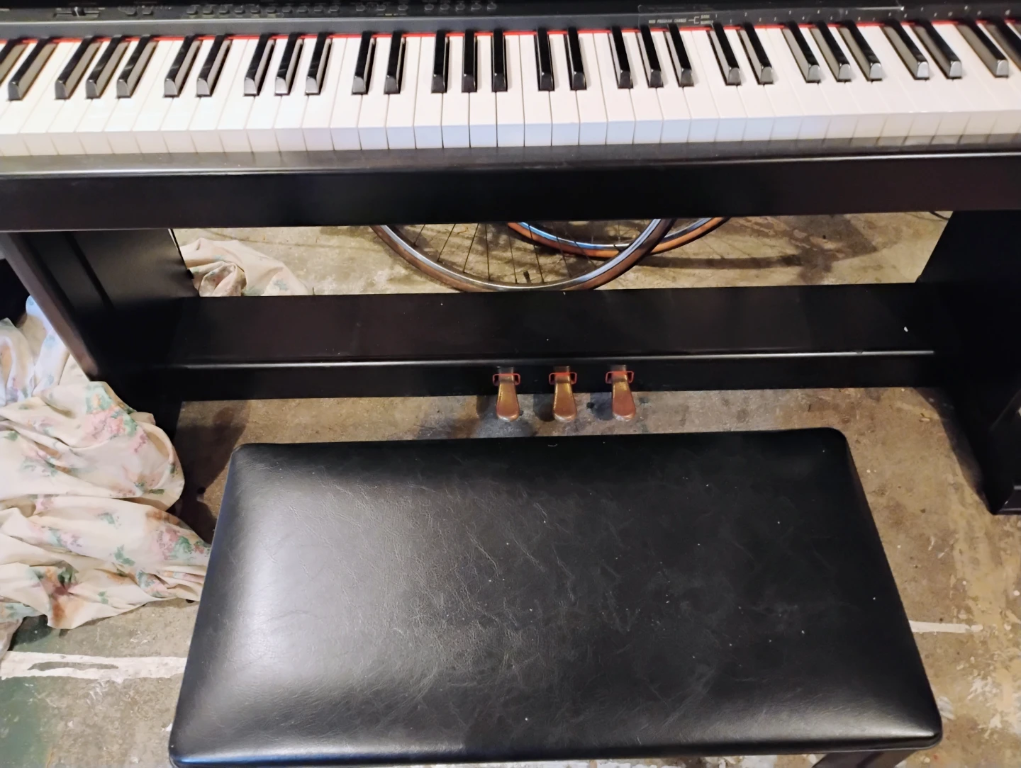 Vintage keyboard - photo 2