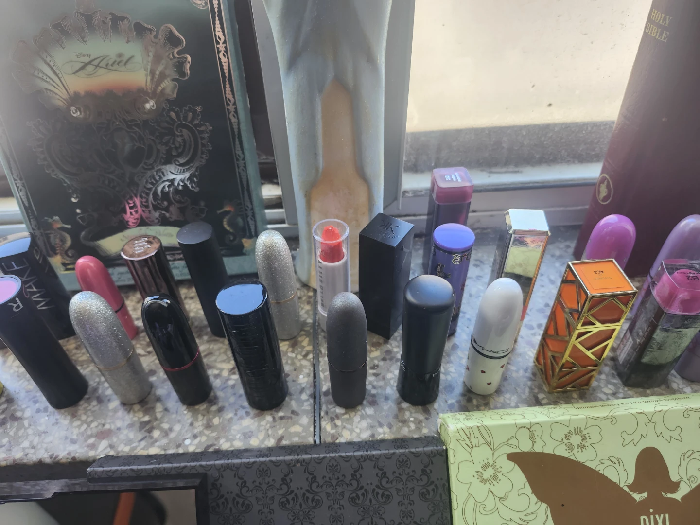 Lips stick