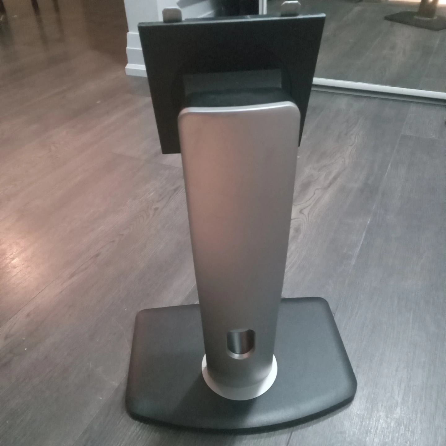 VESA compatible Dell monitor mount