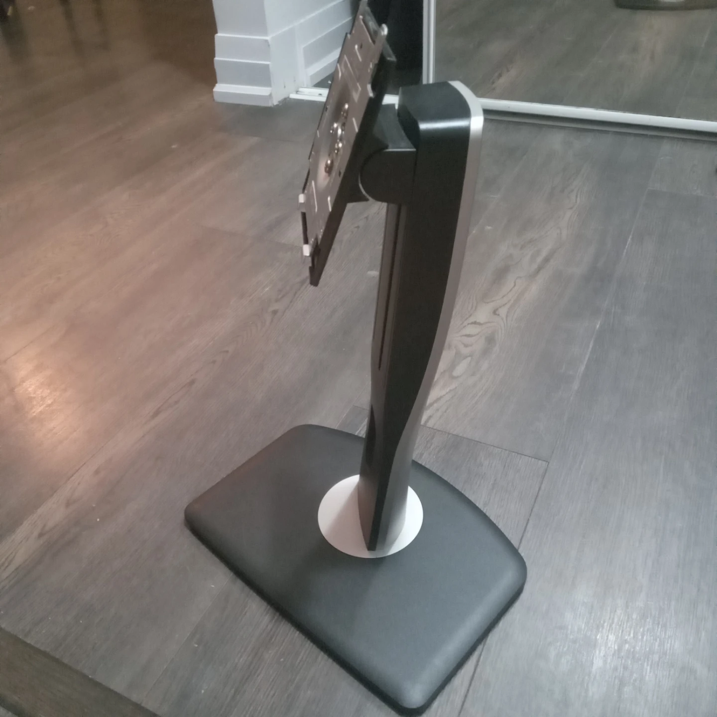 VESA compatible Dell monitor mount - photo 2