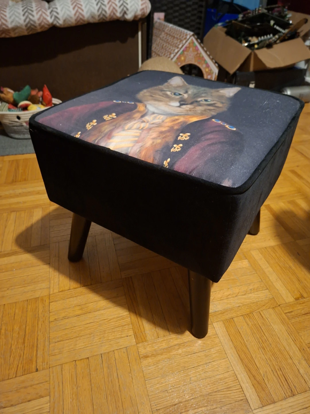 Ottoman with Regal Cat Portrait - photo 2
