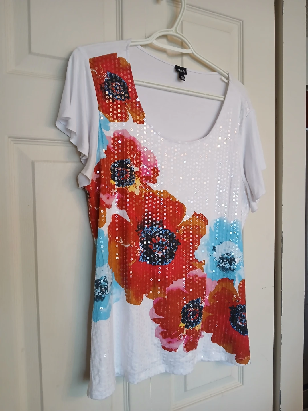 RAFAELLA white floral sequin top, size large (L) - photo 2
