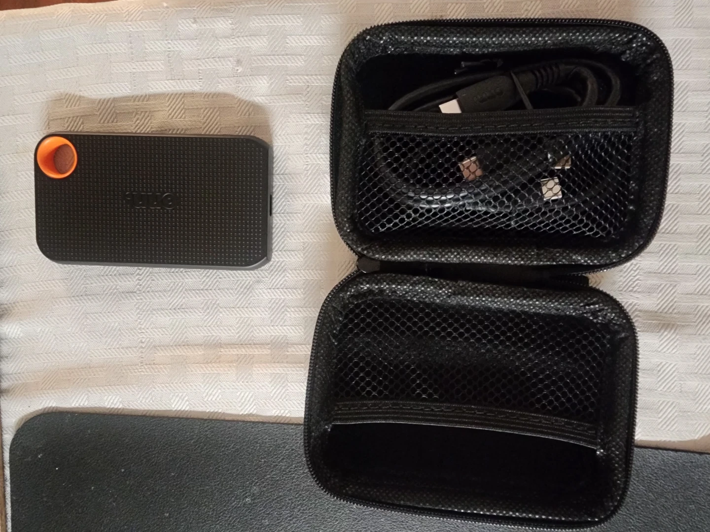 onn. 500 GB Ultra-Fast Portable Solid-State Drive - photo 4