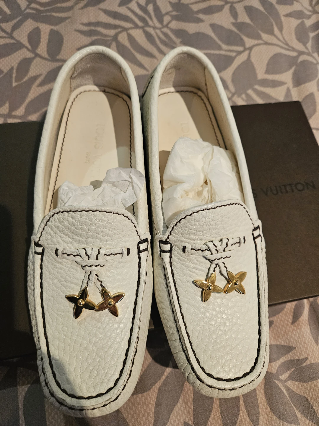 Louis Vuitton White Leather Loafers with Gold Star Detail - photo 3