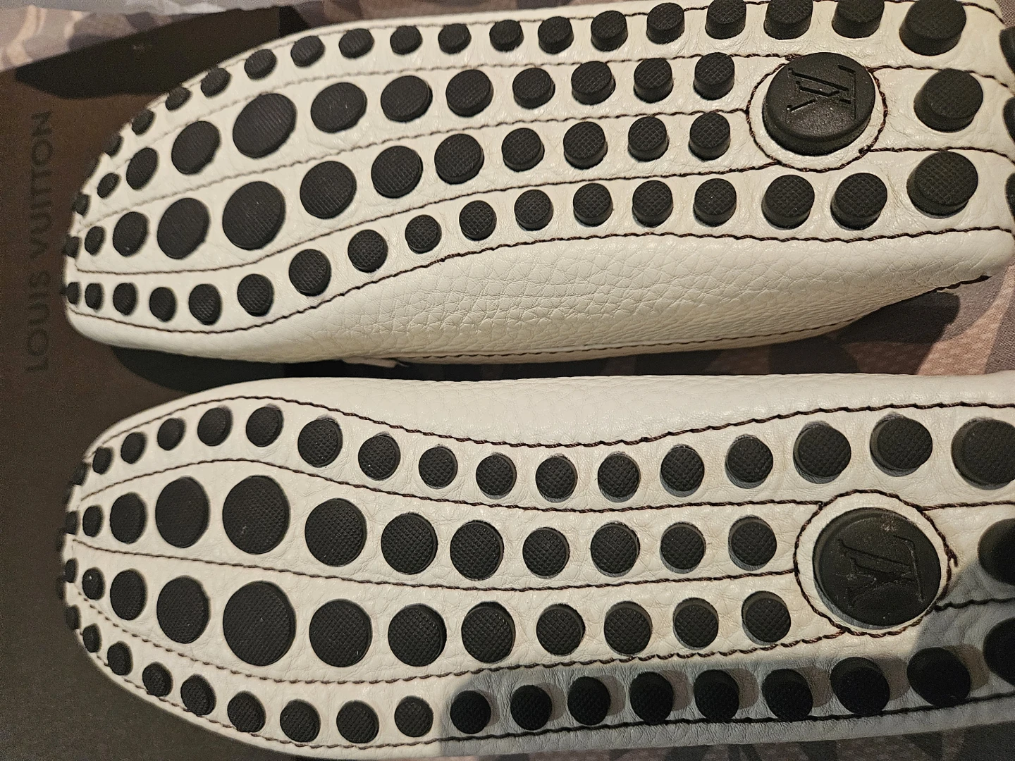 Louis Vuitton White Leather Loafers with Gold Star Detail - photo 4
