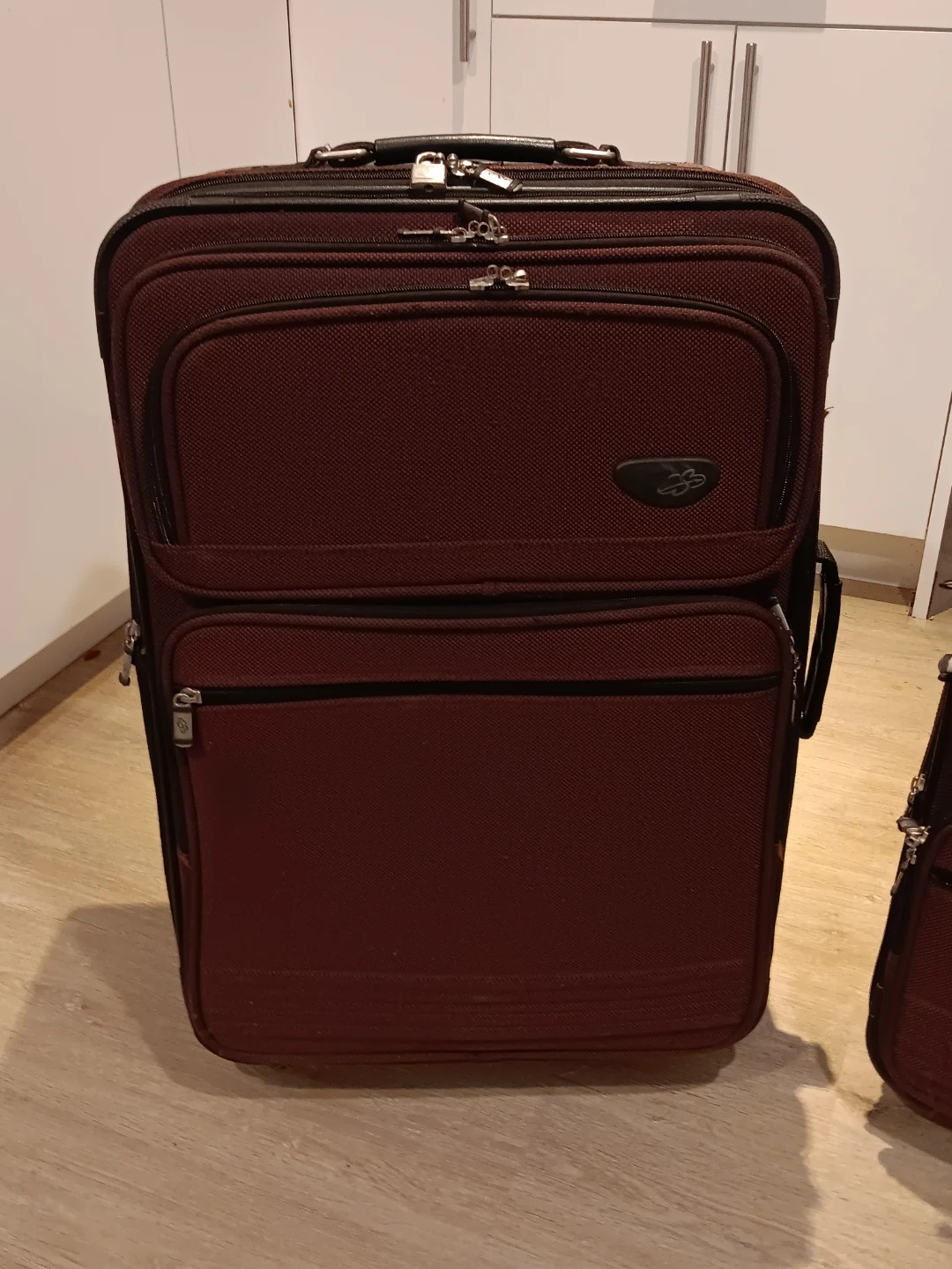 Suitcases ($15 each single) $50 for the set of 3. - photo 2