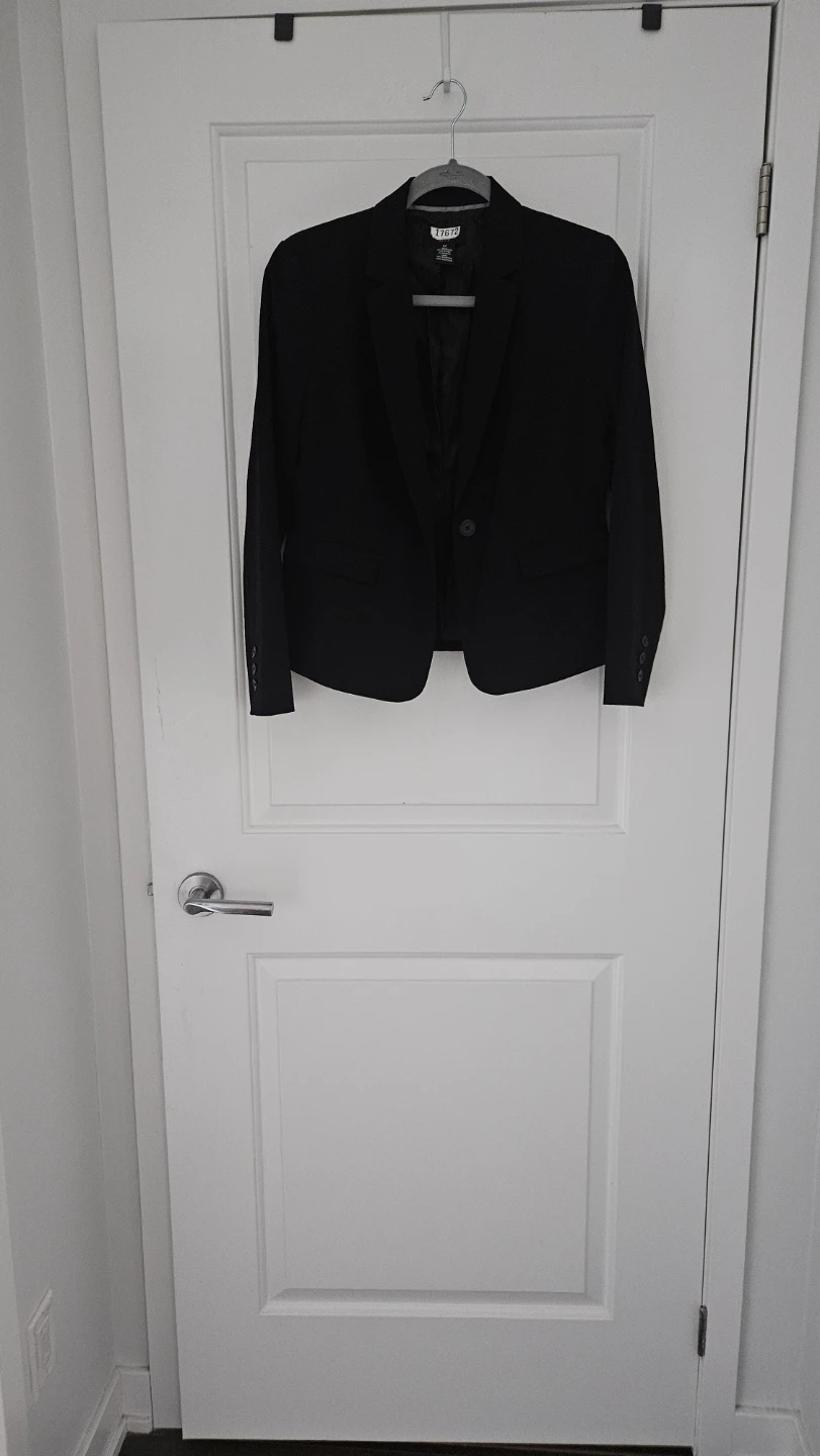 Liz Claiborne Career Petite Black Blazer - Size 6P - photo 3