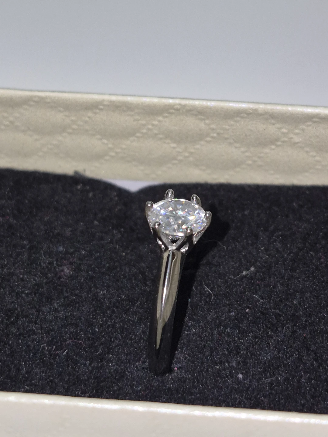 Moistenate adjustable engagement ring - photo 5
