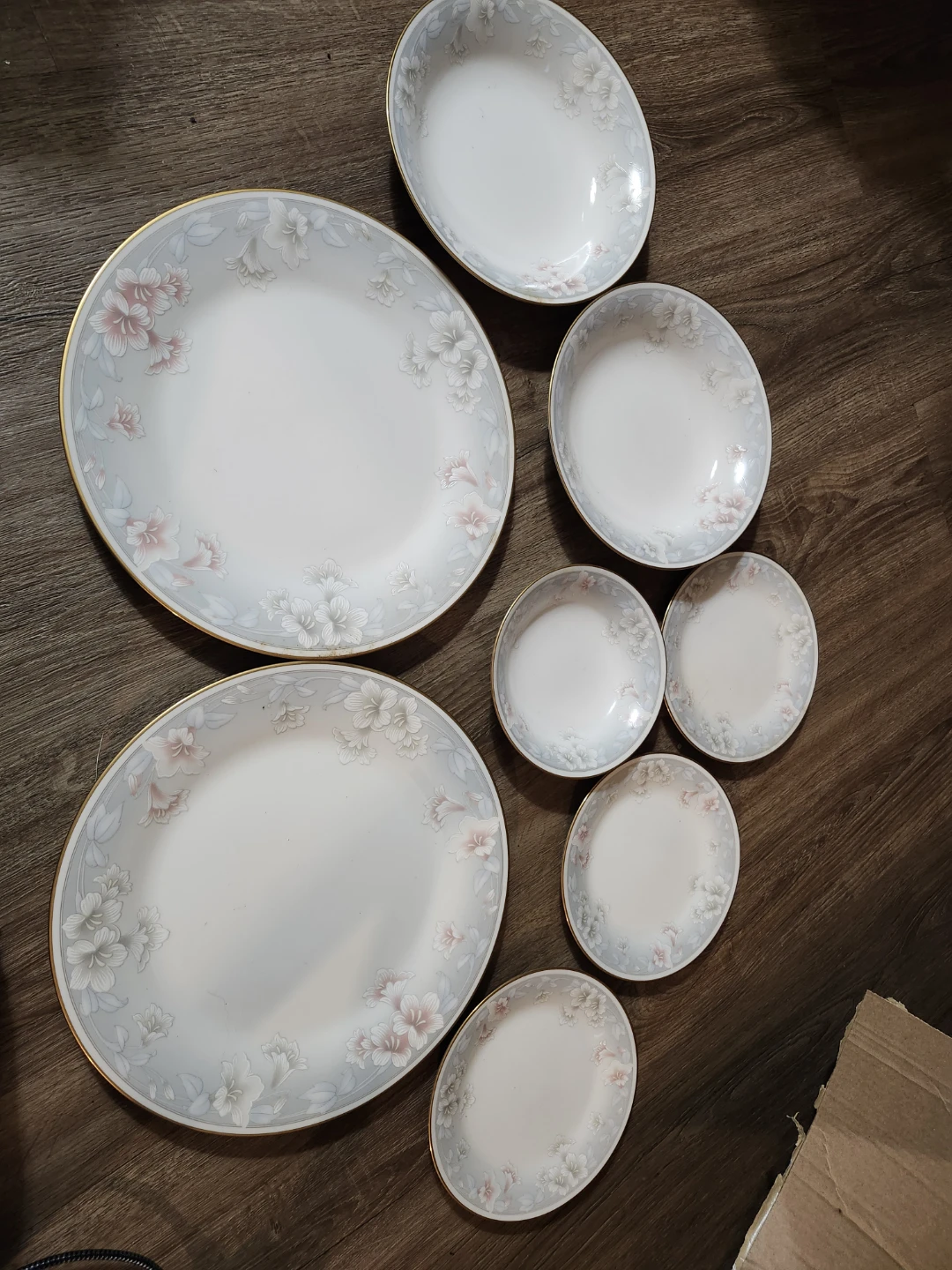 China Dinnerware Set - Floral Design - photo 2