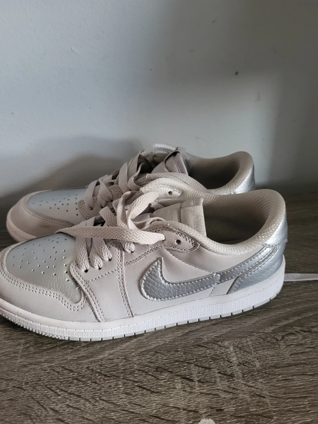 Nike Air Jordan 1 Low SE GS 'Light Arctic Pink' Sneakers - photo 3