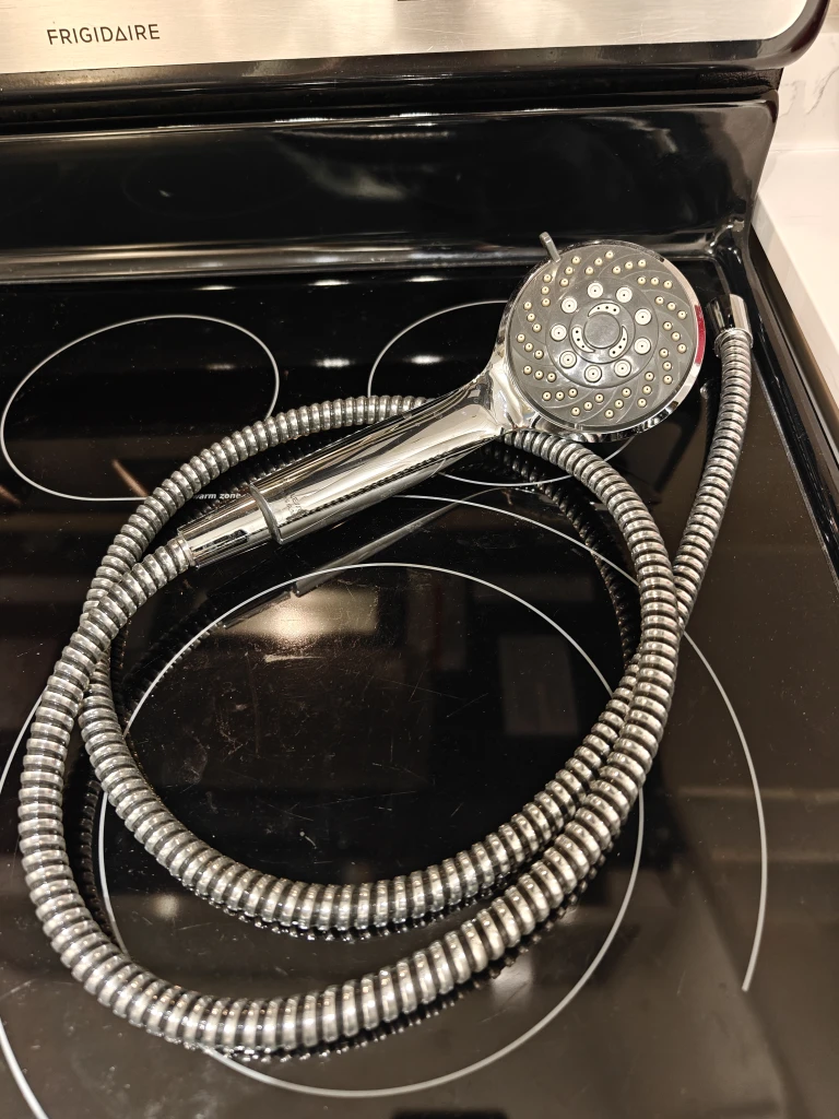 Peerless handheld showerhead