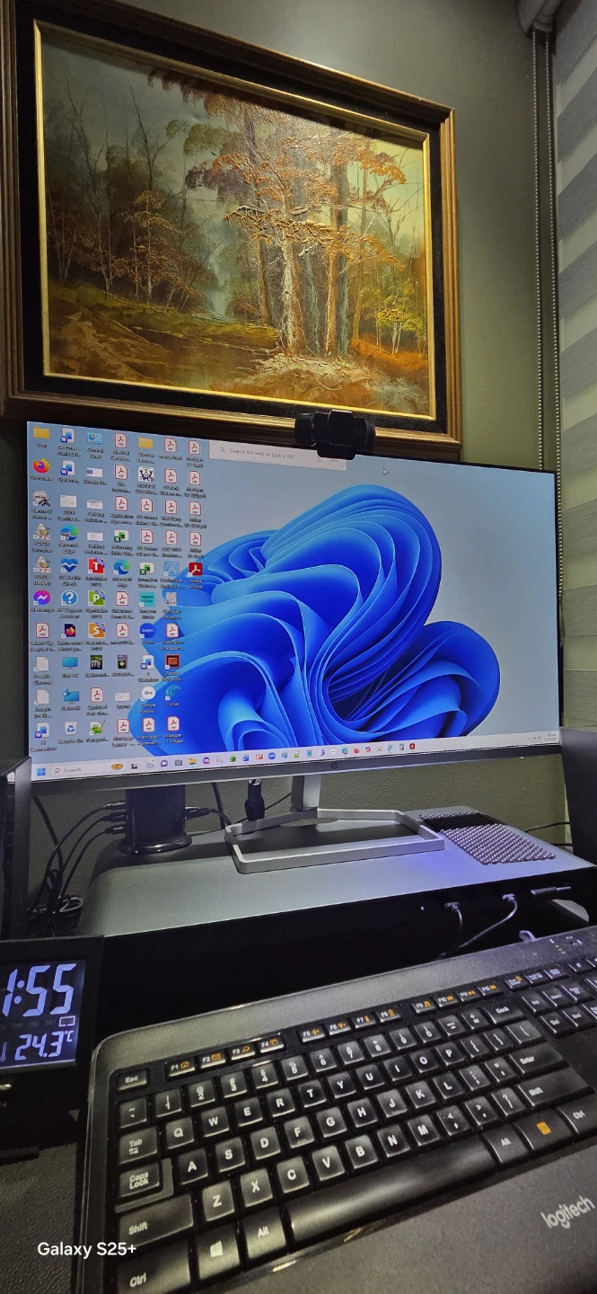 HP 24sf 24" IPS Monitor – Excellent Condition - photo 2