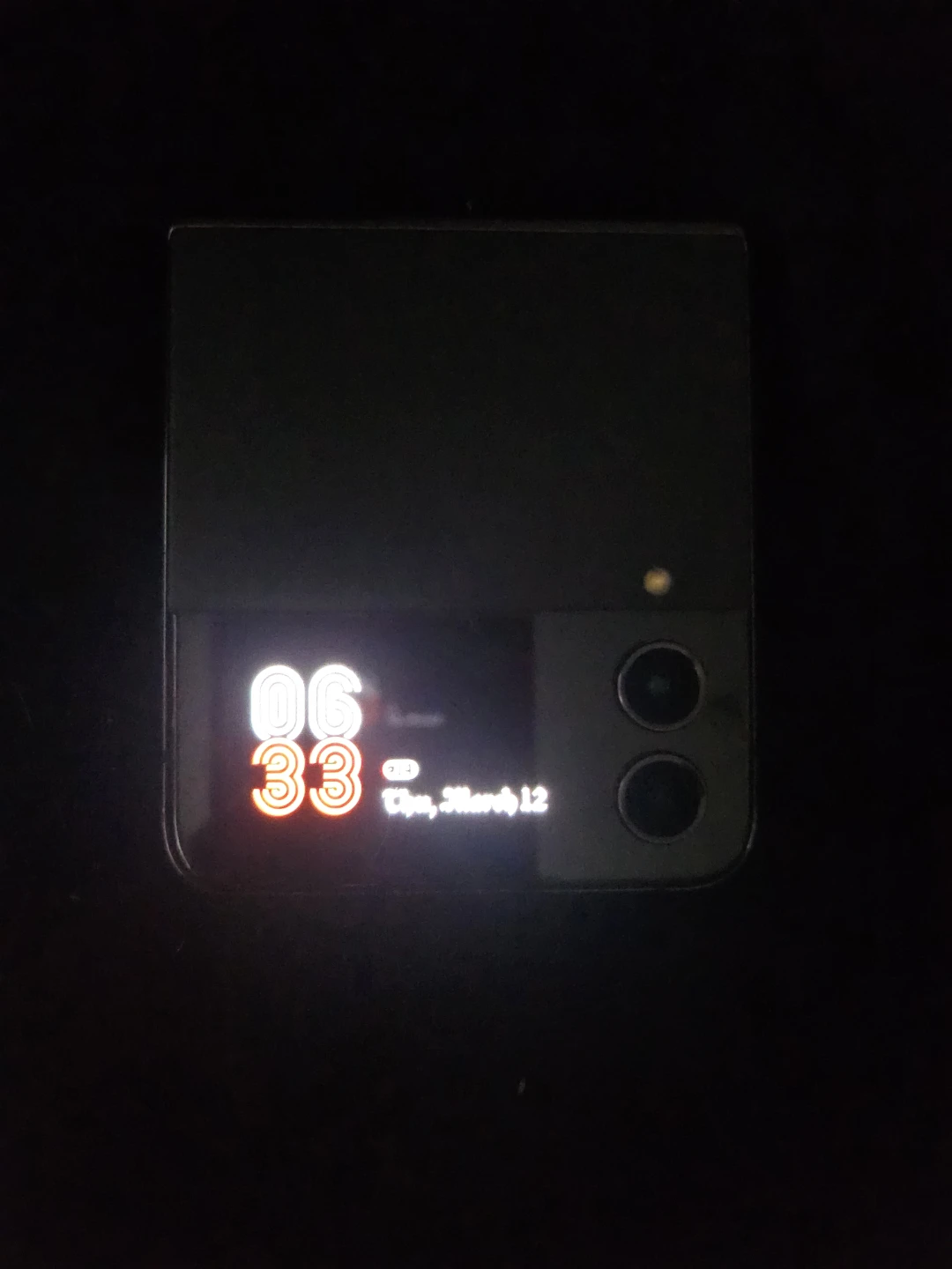 Samsung Galaxy Z Flip 4 - photo 2