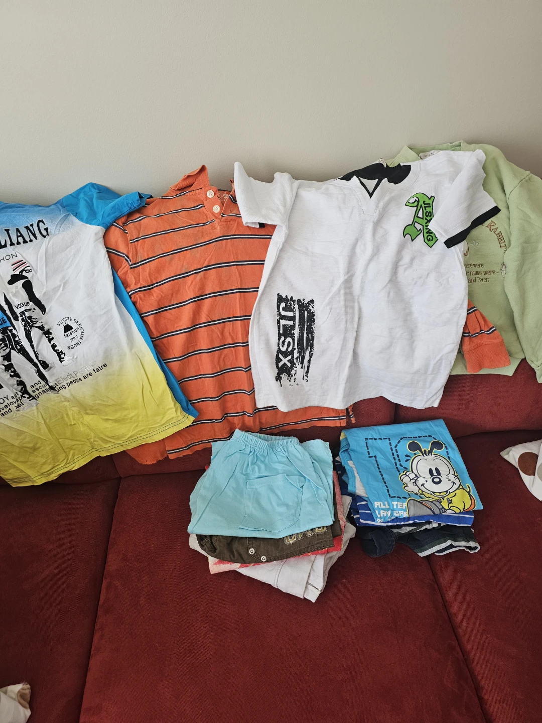 12 assorted new cotton brand design T-shirts  and Sweater - photo 3