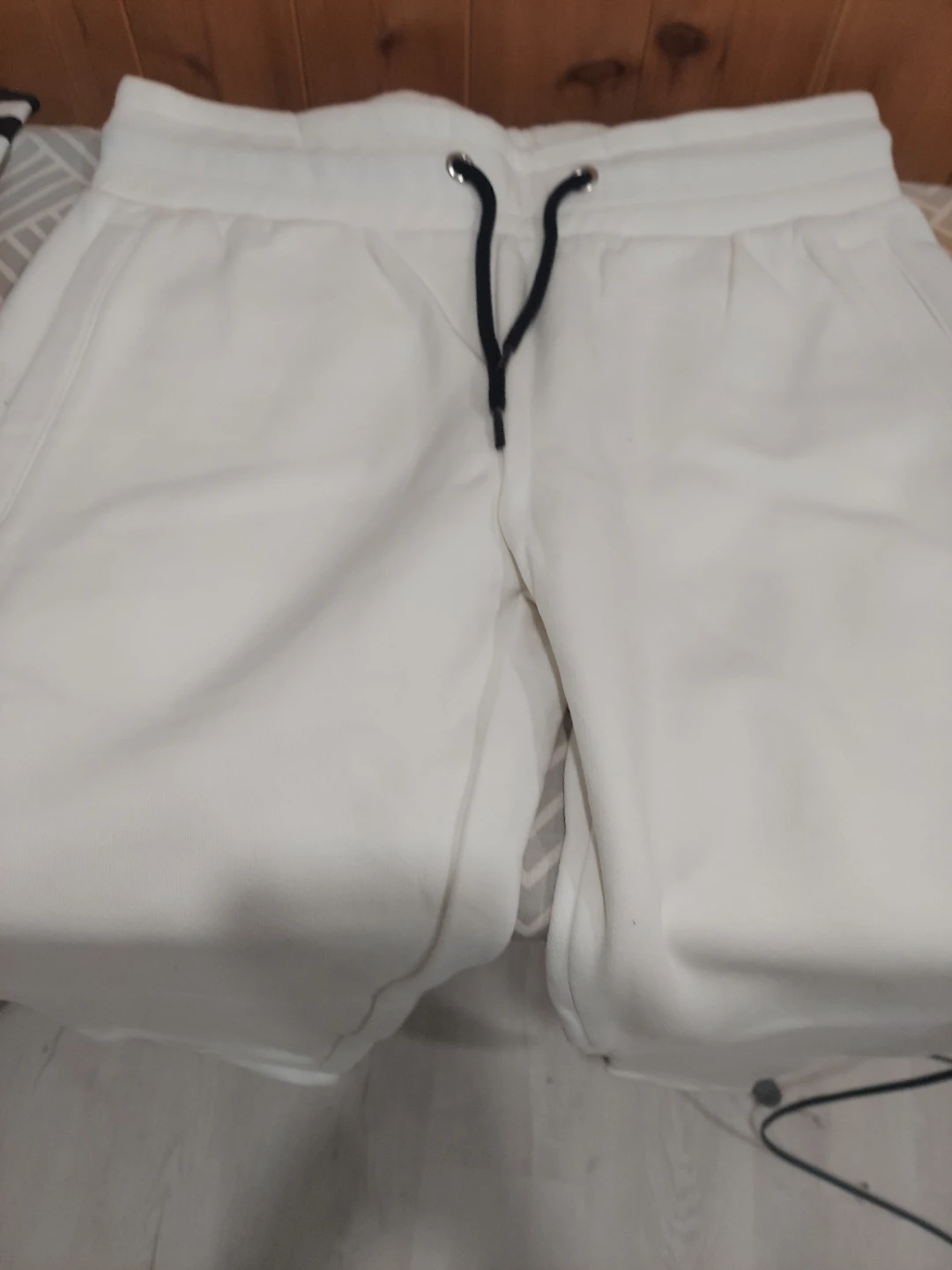 AGE White Sweatpants Size M
