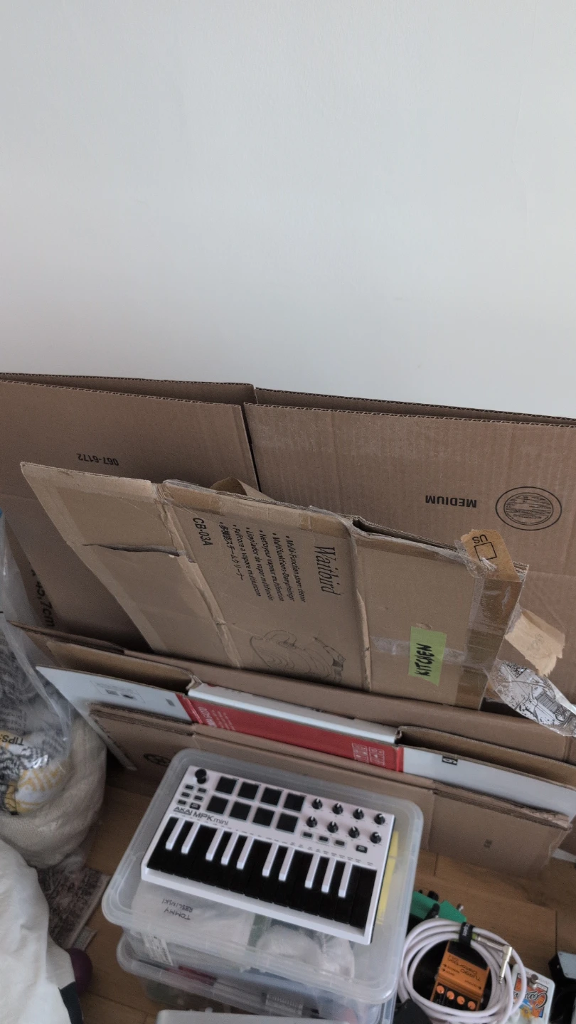Free Cardboard Boxes for moving - photo 2