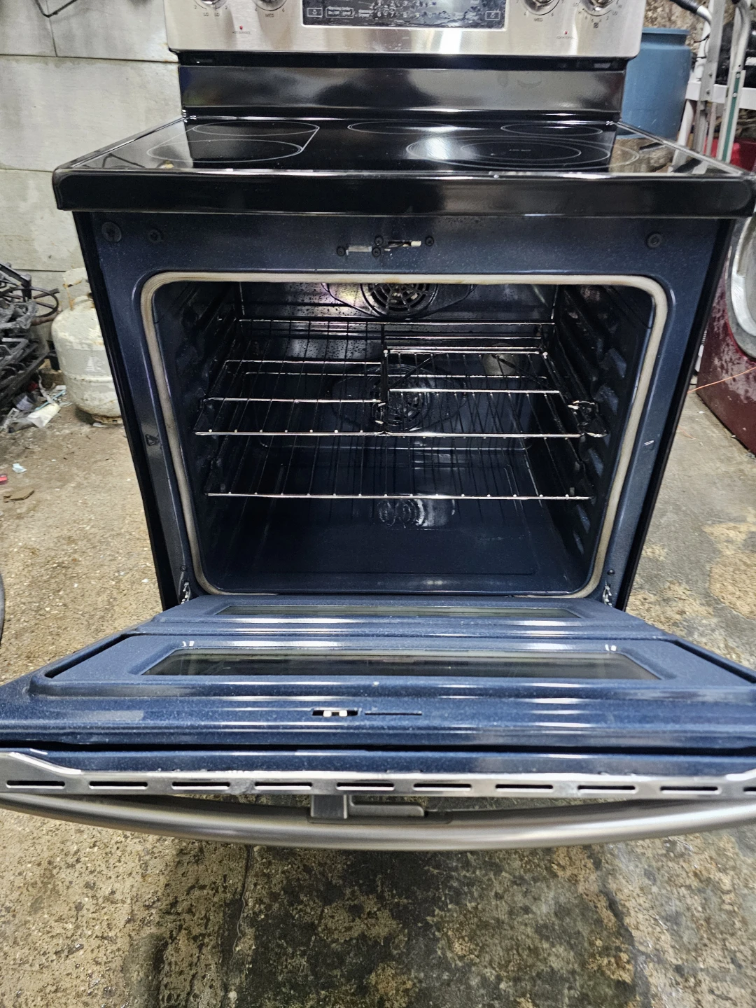 Samsung 30in Stainless steel electric stove - photo 3